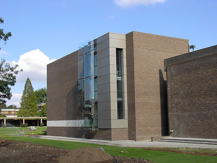 The New Wing of Churchill Archives Centre in 2002.